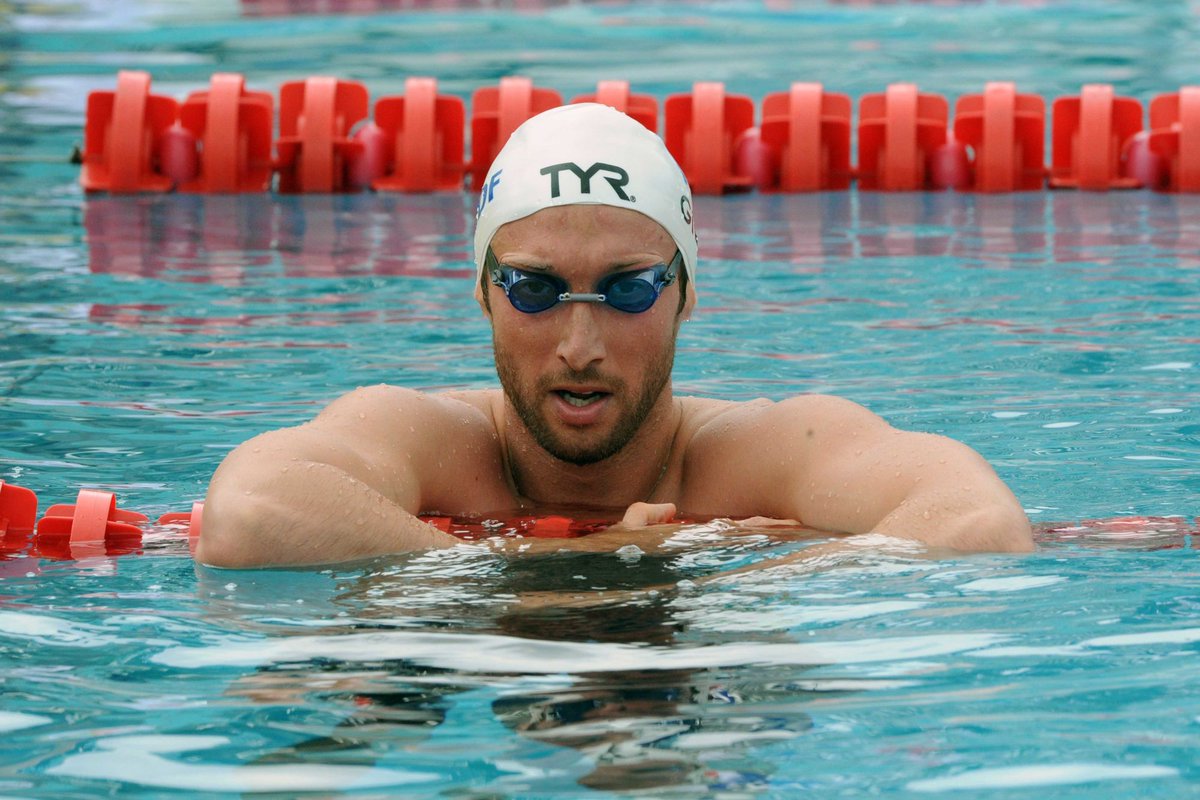 Sport Fr Nous Souhaitons Un Joyeux Anniversaire A Fabien Gilot 36 Ans Jeremy Flores 32 Ans Et Eliot Berthon 28 Ans Sport Anniversairedujour Surf Natation Hockey Photos