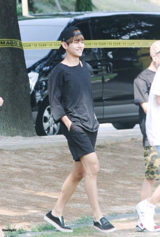 taehyung rarely seen in shorts — a most needed thread