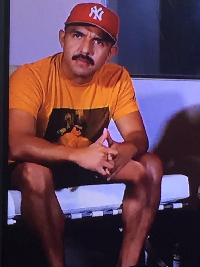 Linovargas27G's tweet photo. @jucaviapri como le hiciste para ser roomate de pinche Mario Bros no Mamés 🤣🤣🤣 https://t.co/8XjXLnGwXH