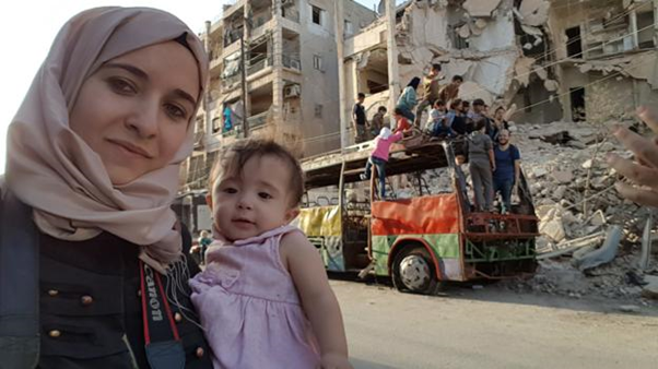 2. For Sama ( @forsamafilm)An intimate journey filmed through 5 years of the uprising in Aleppo, Syria.  @waadalkateab tells her story of how she fell in love, married and gave birth to her daughter Sama. It won Best Documentary  @Festival_Cannes in 2019.