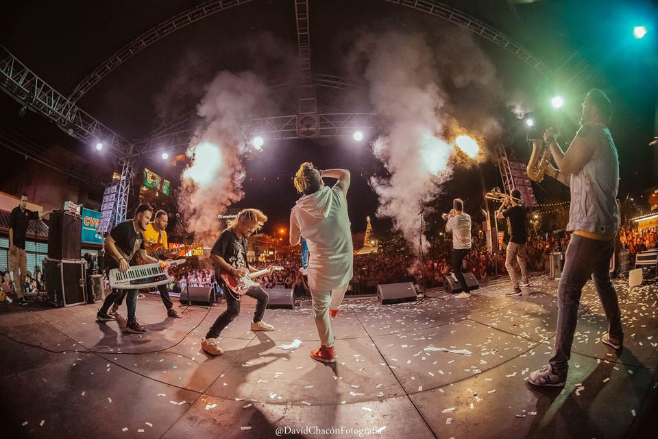 ¡Feliz Semana Familia! ¡Queremos volver a vernos con ustedes así! Esperamos que todos estén siguiendo todas las medidas para regresar pronto. 

Recuerden que mañana en la noche tendremos una charla con <a href="/edgarsilvaCR/">Edgar Silva</a> por nuestro FB Live. Los queremos. 

#QuedateEnCasa #LosAjenos