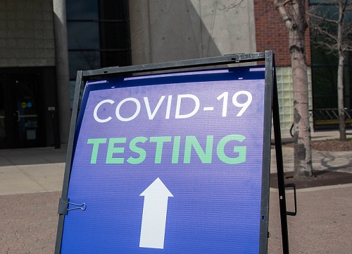 msudenver's tweet photo. On April 26, King Soopers announced a partnership with the Colorado State Emergency Operations Center (SEOC) for free COVID-19 drive-thru testing. The first testing will be at the @AurariaCampus April 28-29. See more: https://t.co/jE59D5a05I https://t.co/qy0BL0bYzP