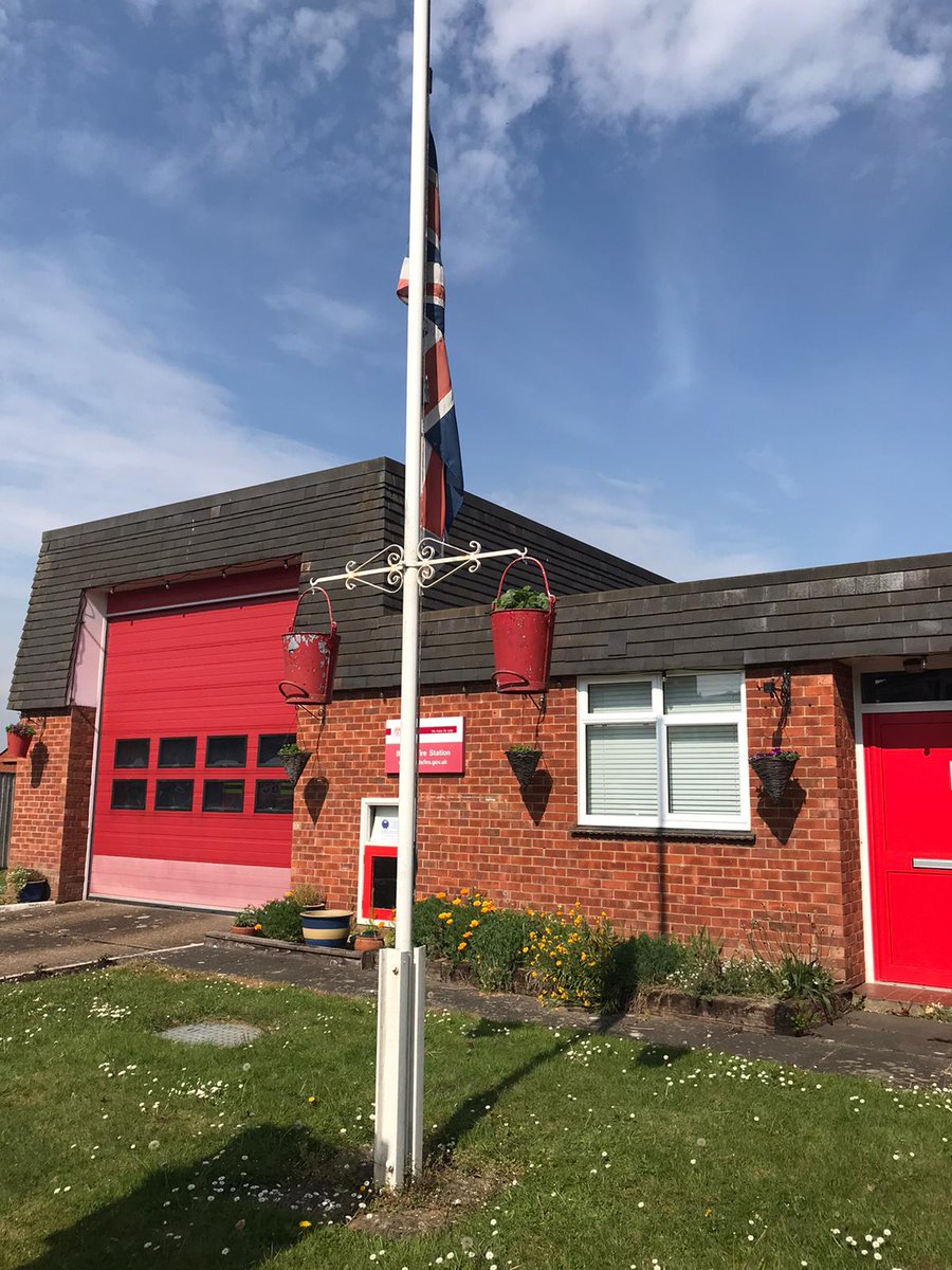 Botley38's tweet photo. Our station flag is at half mast on receiving the sad news that retired WM Bob Biggs has sadly passed away. So many memories of a big character that will be missed by the service and the community of Botley. Rest in peace Bob. Our thoughts are with his family. https://t.co/pwMbnCpQnx