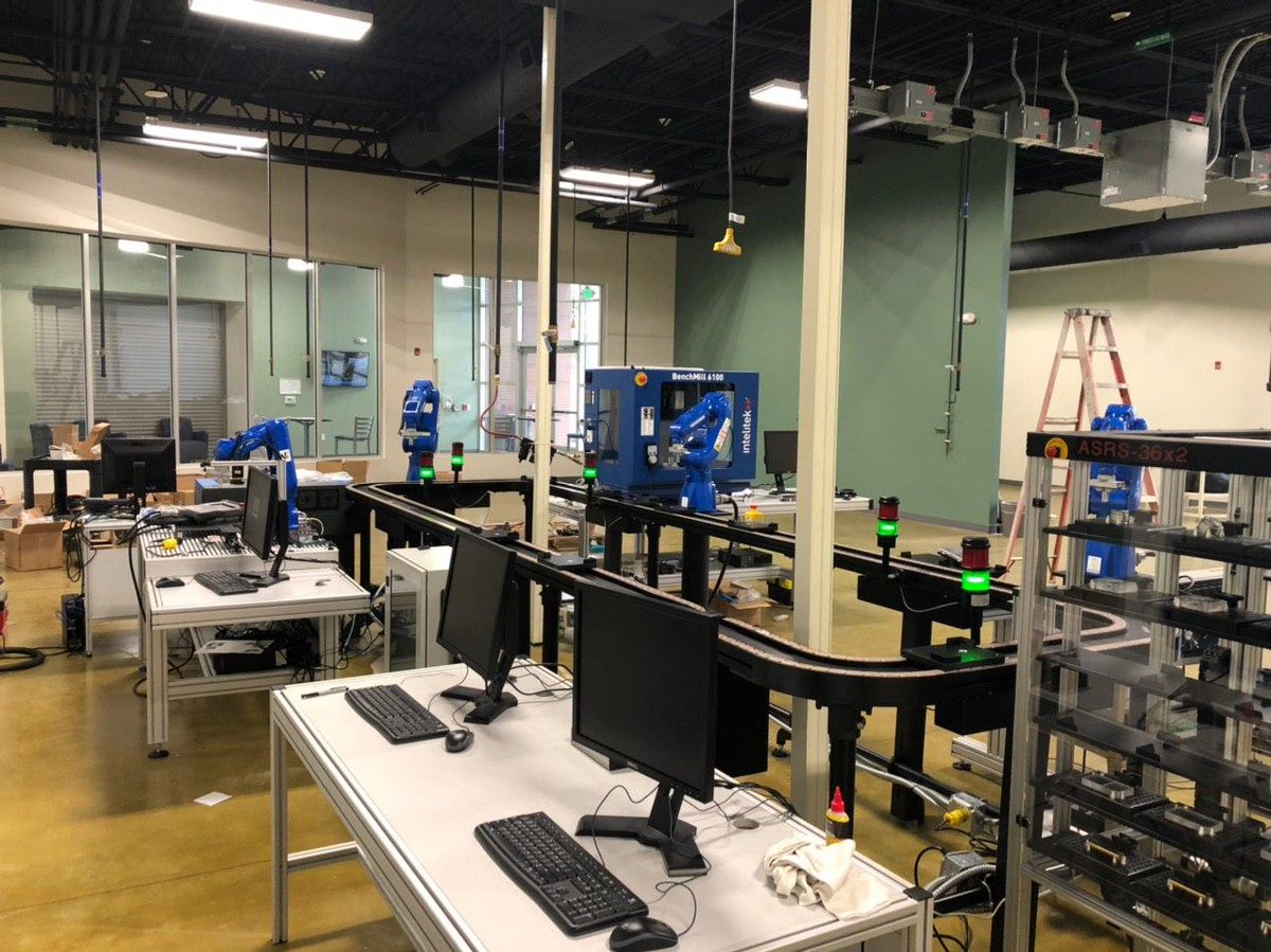 learninglabsinc's tweet image. Some still images of the recent installation at @EdgecombeCC featured in this video: bit.ly/2Y0Ohqu

Click here to learn more about @Intelitek products: lli.com/intelitek

#LearningLabsInc #LLI #EdgecombeCommunityCollege #intellitek #Yaskawa
