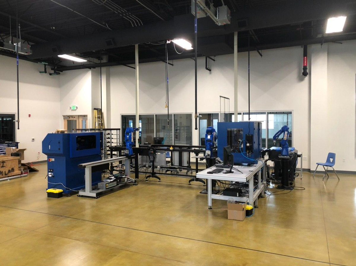 learninglabsinc's tweet image. Some still images of the recent installation at @EdgecombeCC featured in this video: bit.ly/2Y0Ohqu

Click here to learn more about @Intelitek products: lli.com/intelitek

#LearningLabsInc #LLI #EdgecombeCommunityCollege #intellitek #Yaskawa