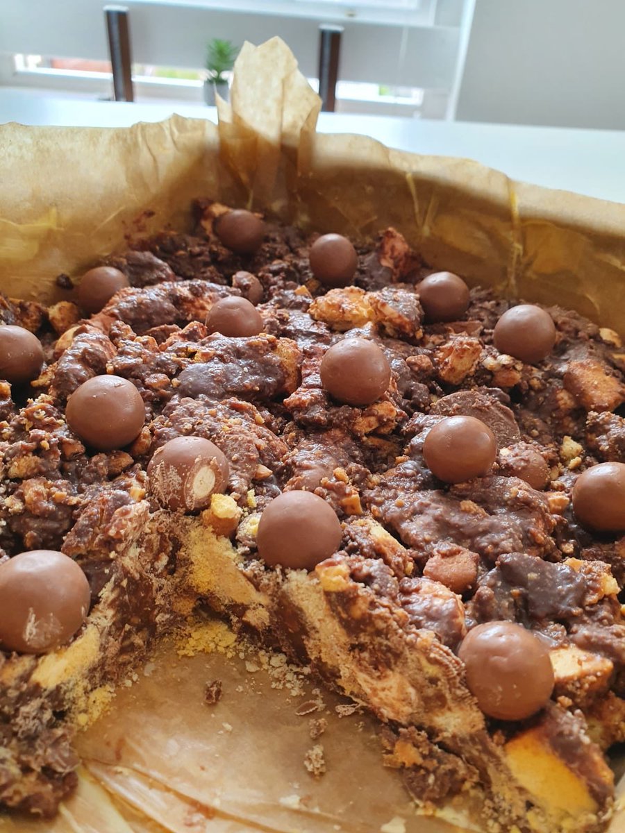 englishatma's tweet photo. He’s only gone and done it again! Mr Gayton has been baking up a storm! This weekend, he made a Rocky Road, complete with Crunchy, Malteasers and Caramel buttons 🍫🤤 he’s considering a different venture after this lockdown.... #bakingthroughlockdown https://t.co/KACtoA3grN