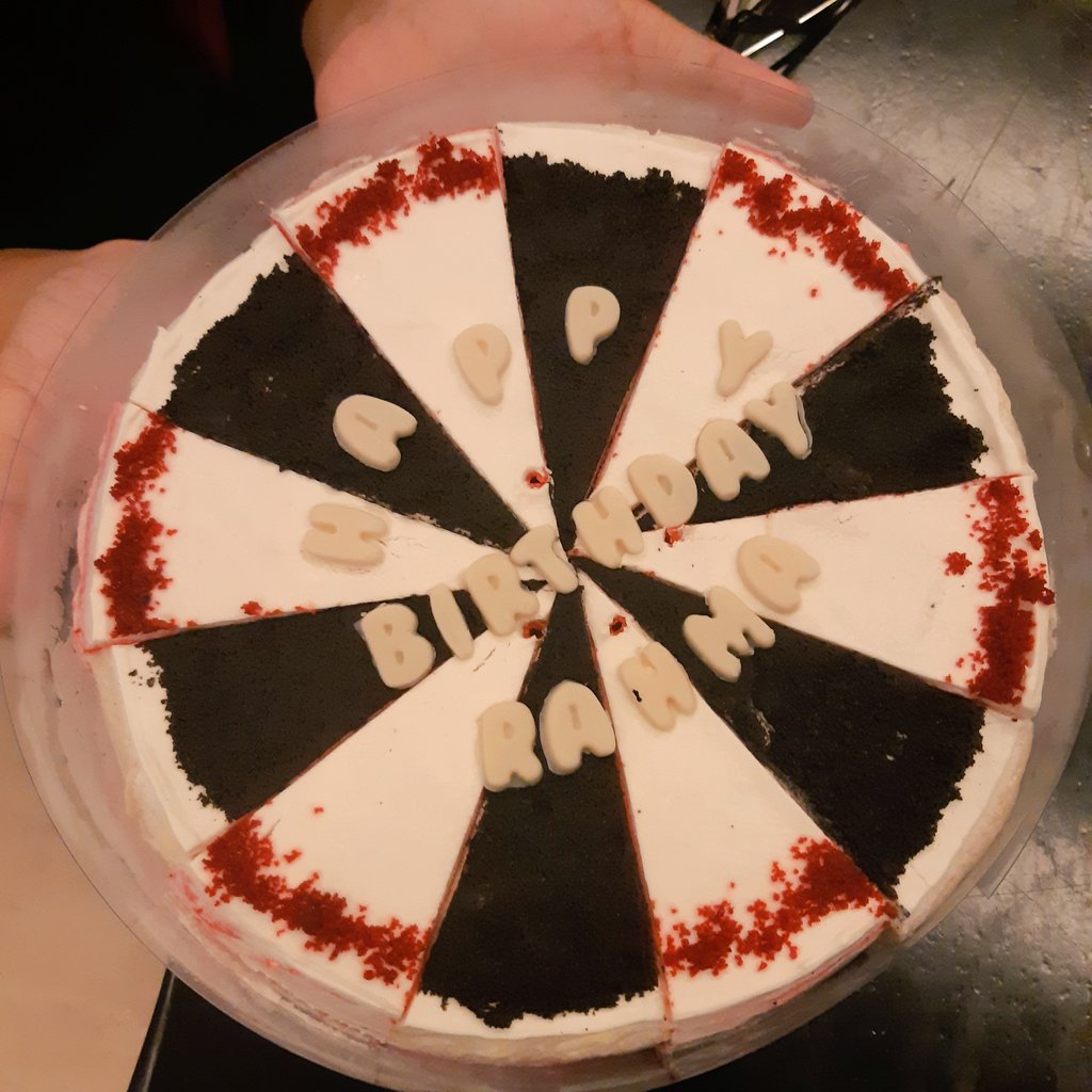 Special thanks to @Adindul_ ❤❤❤
Jangan bosen gue bangunin sahur ya, Din