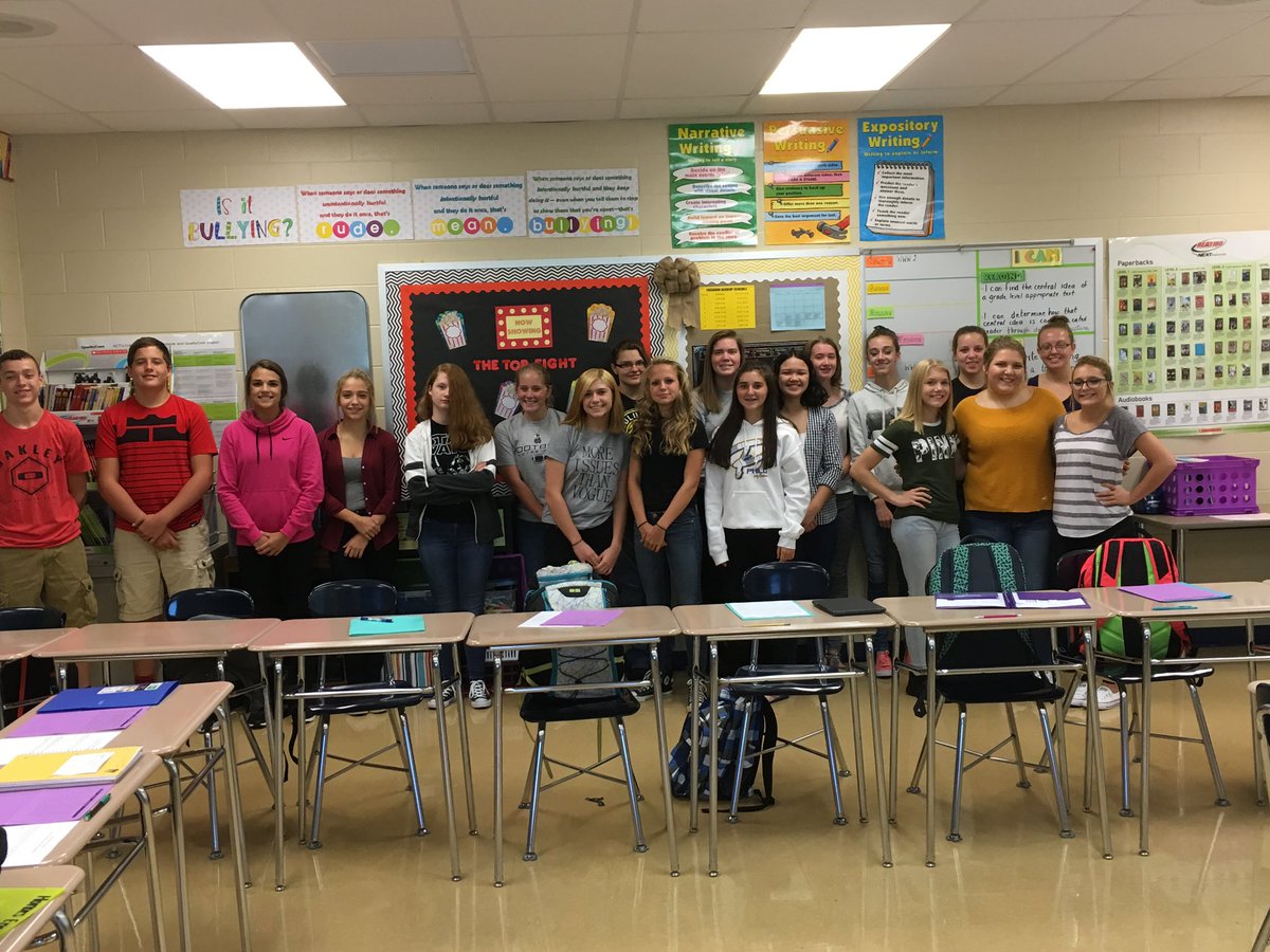 MissCarter422's tweet photo. #flsdspirit You’ll always be freshmen to me.😊 https://t.co/2WOlvHnEkD