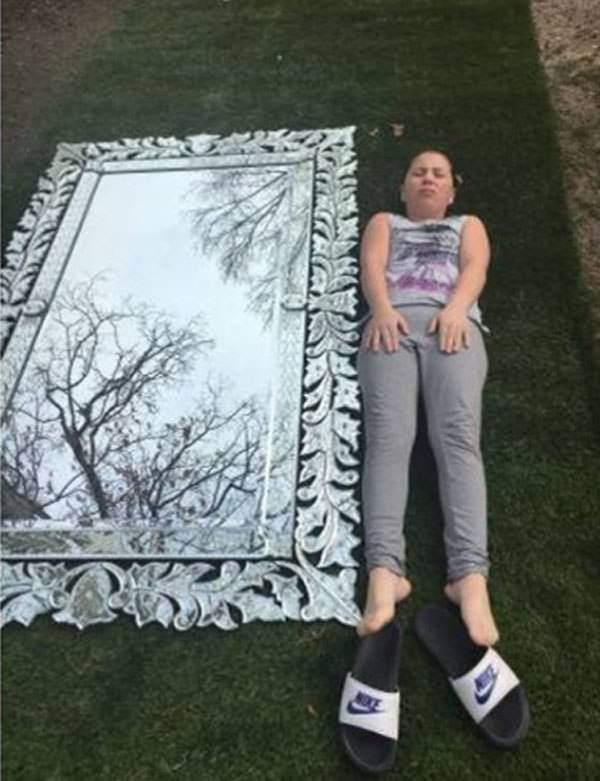 SellingAMirror's tweet photo. https://t.co/LuUUp9CKzw