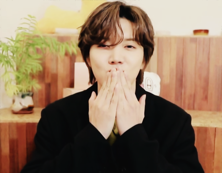 I_RENYOU1103's tweet photo. 귀요밍 💞

#렌 #최민기 #뉴이스트 #NUEST #REN https://t.co/qERXQOt7qJ