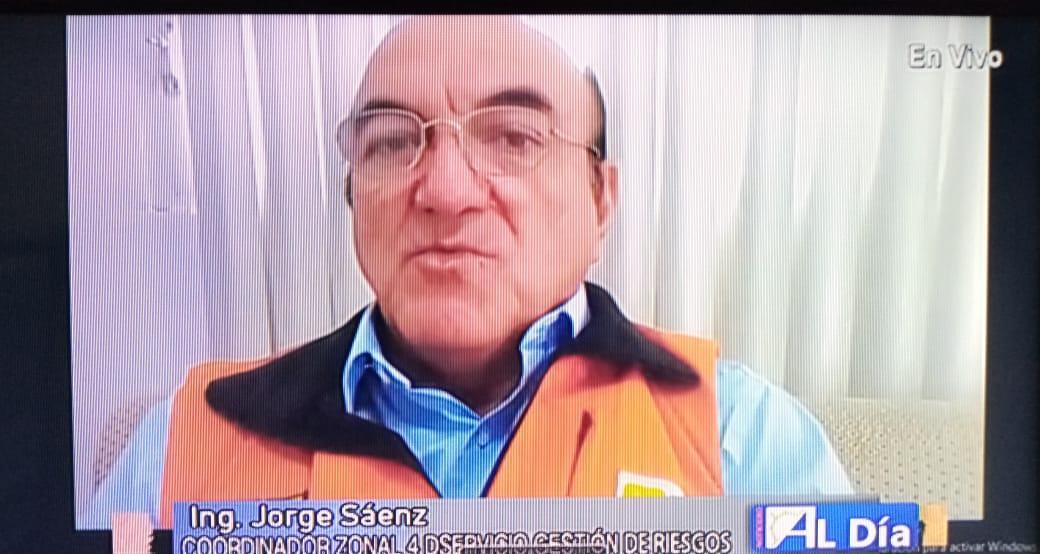 Riesgos_Ec's tweet photo. [Entrevista] El Coordinador Zonal 4 de @Riesgos_Ec en entrevista a #CalcetaTv informa sobre las acciones ejecutadas en el cantón #Bolívar y en la provincia de #Manabí frente a la Emergencia Sanitaria #COVID19Ec.➡️ https://t.co/6GcGF7j2rH

#JuntosEcuador 
#QuédateEnCasa https://t.co/tIuTohBBiF