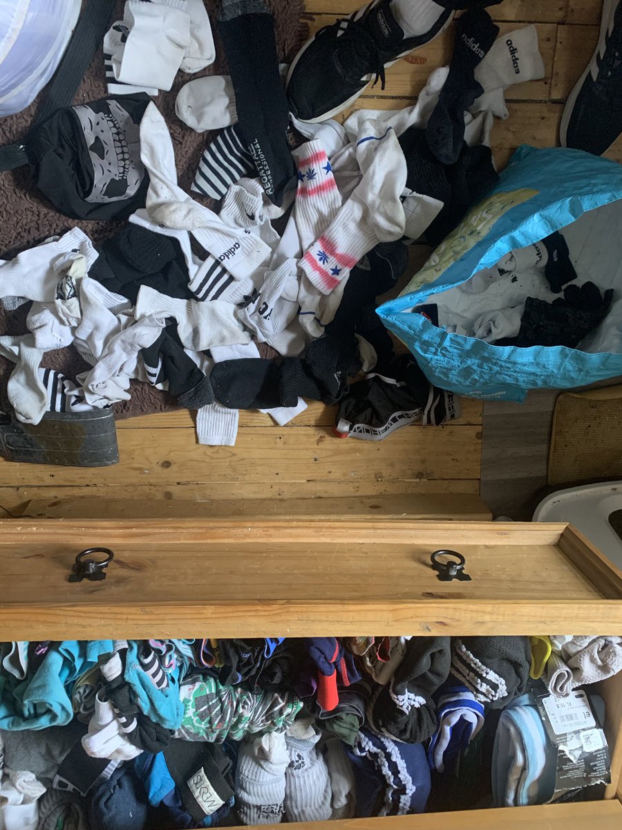 CHmastah's tweet photo. Wish I had a nice loyal #cashfag to do this organising of me sox n pants for me #loyalFAG #OWNEDfag #cashfag #cashSLAVE #WEAKfag #scallyladWEAKNESS https://t.co/d2XkB8QC3v