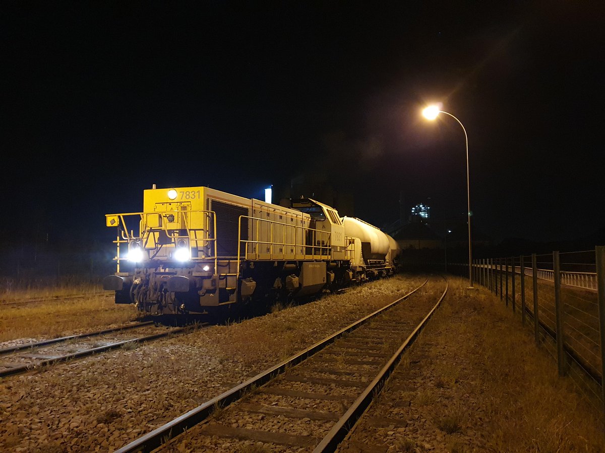 LineasForce's tweet photo. Our #FreightForce works hard to deliver goods all over Europe, day AND night! 💪 Pictured are our first and last mile services we carry out for one of our customers between Monceau, Doornik and Havinnes. Awesome shots by our shunting driver Julien! #YourFreightForce https://t.co/6OButZMeW4