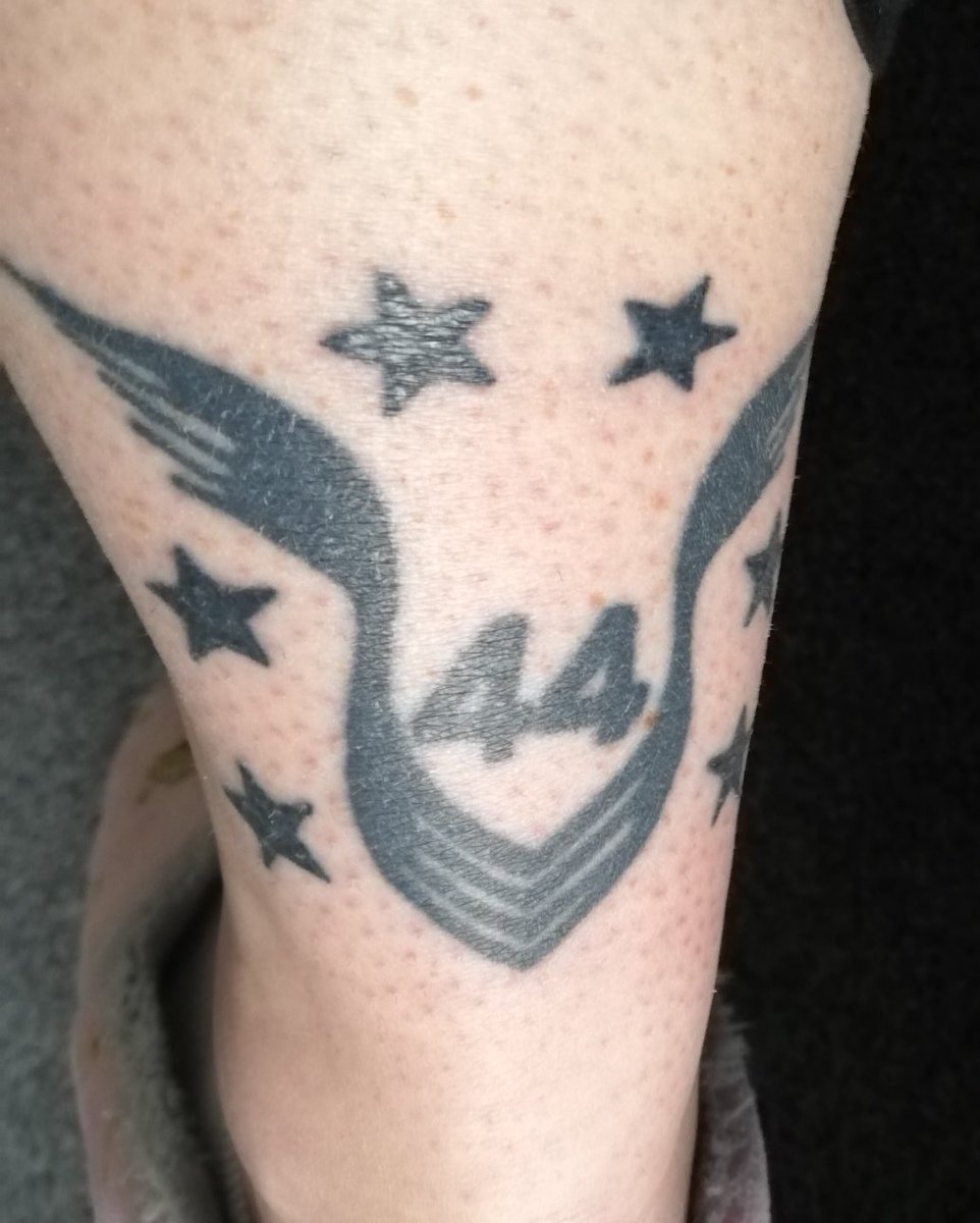 mrsyates09's tweet photo. @MercedesAMGF1 I wear mine all the time @LewisHamilton 💖 https://t.co/maZKwDgeEM
