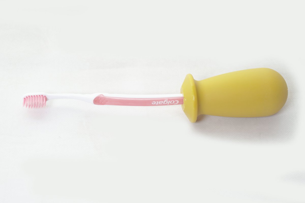 MDTiInt's tweet image. The AbleHand, an assistive hand splint designed to increase functionality in the upper limb by encouraging the user to perform manual tasks. The opening at both ends of the splint enables use of different daily aid tools whilst still retaining a functional hand position, on eBay.