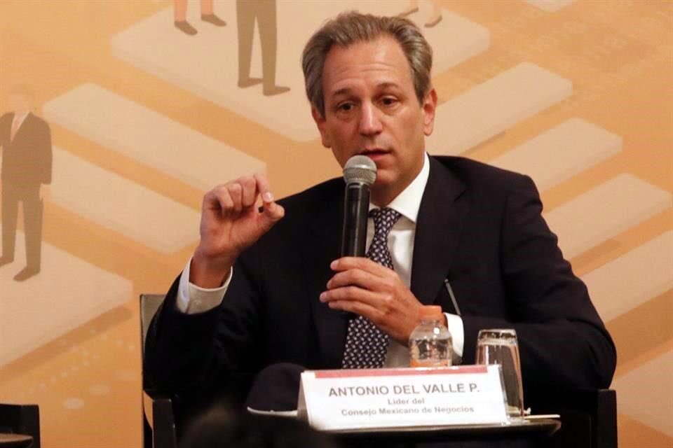 PedroFerriz's tweet photo. AMLO, en su conferencia, ratifica su vocación comunista.
No le gusta “el modito” del sector privado, que se brinca al gobierno y hace compromisos que no pasan por SU gobierno.
BID prestará 12 mil mdd a mipymes mexicanas, lo que abiertamente AMLO rechaza. https://t.co/pEleXtrUFD