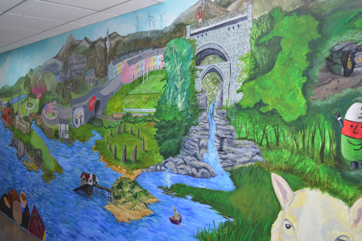forder_phil's tweet photo. Talking of murals this fab 1 designed by art teacher Sarah Manley & completed by many staff & prisoners #HMPParc is finally complete. Difficult to get it all in 1 shot @G4S #Wales #Cardiff @RobHumphreys77 @owen_garry @MarkJen93838044 @redpocketfrog @hulberta #cymru @huwlew https://t.co/ozXZ7A7I4N