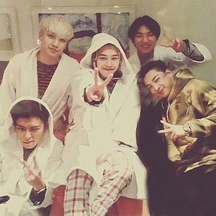 e_hiden28's tweet photo. 5000 días pero se sienten como si hubieran sido menos, supongo que es cierto que el tiempo se detiene cuando vas al lado de la persona que adoras.

Gracias por tanto mis reyes hermosos 💛

Por 5000 días más juntos...

#5000DaysWithBIGBANG https://t.co/mXjB4Yo1T9
