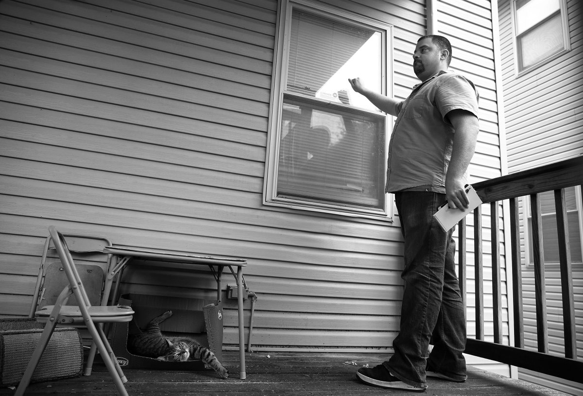 A visual Thank You to Chicago journalists, past and present, for the work you do.[thread]1) Rick Kogan [ @rickkogan]2) John H. White3) Jeremy Gorner [ @JeremyGorner]