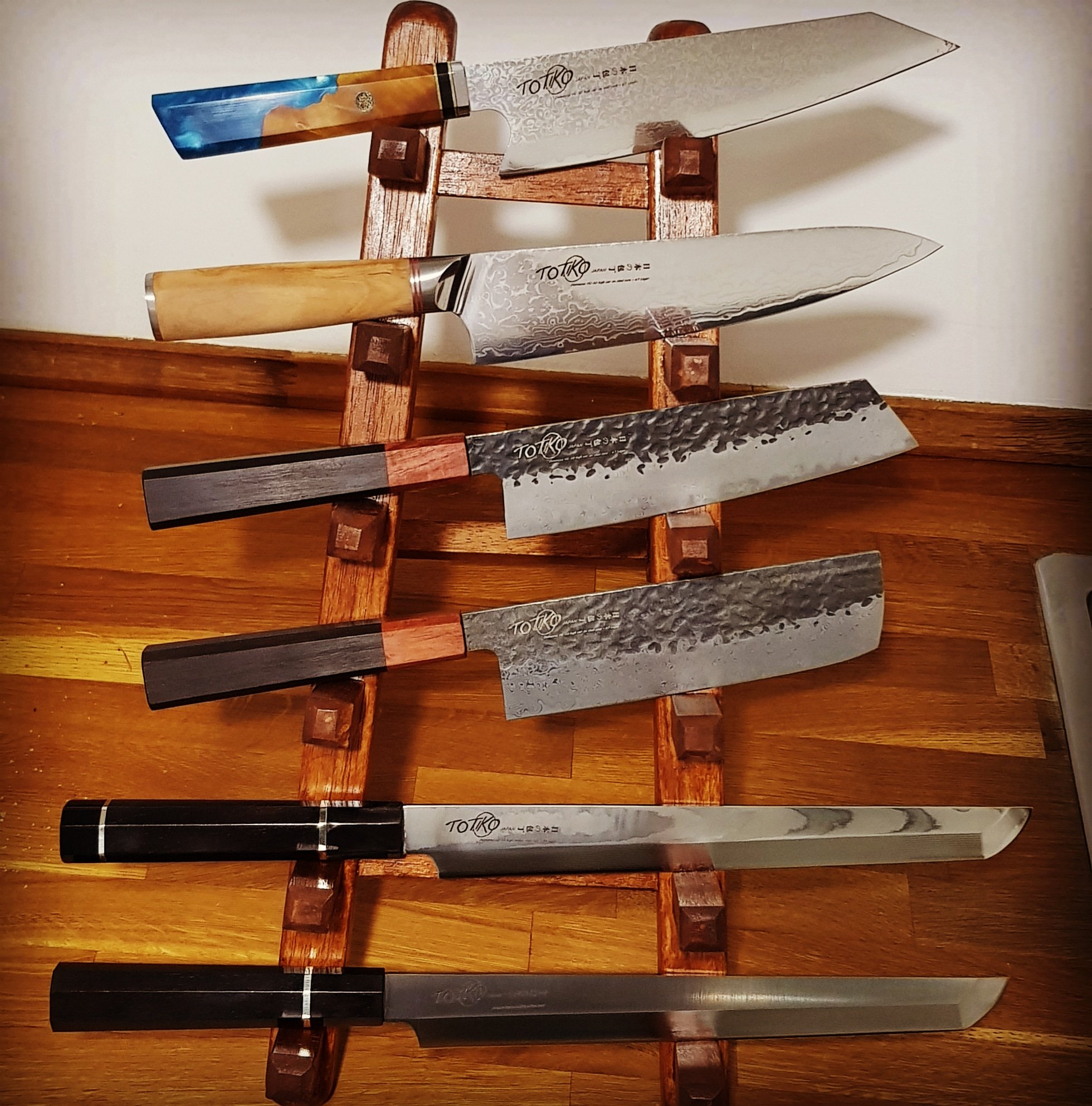 Totiko Japan Knives - Lo Chef Bruno Corpino ama talmente tanto i nostri  coltelli che se li porta ovunque, anche all'estero!