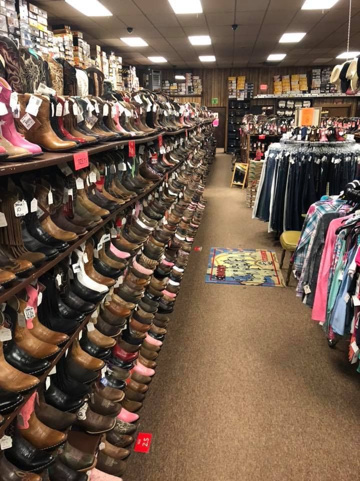 QCSWMag's tweet image. High Country Western Wear = currently offering curbside and in-store pickup, order today online or over the phone! Visit their site to find your latest western apparel &amp;gt;&amp;gt;&amp;gt; buff.ly/2OFznRJ #qualityconnections #elevatedlifestyle #discoversavings #shoplocal #denver #colorado