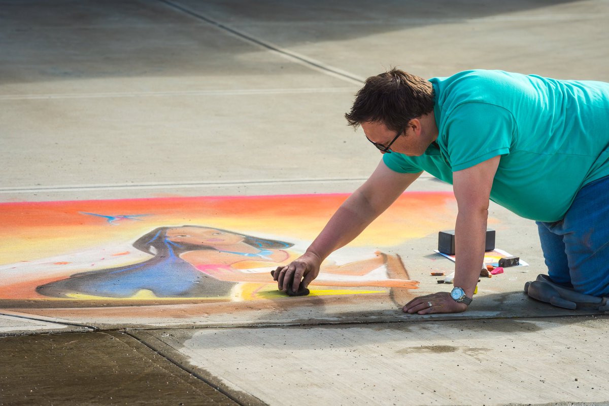MikeIsaak's tweet photo. Edmonton, let me introduce you to @ArtChalk , I just happened to pass by his house while he was outside in his driveway creating these masterpieces!
#virtualchalkfest2020 #chalk4joy #pocahontas #disney #disneyart #earth #earthday #earthday2020 #edmontonchalkart #edmonton #groot https://t.co/rAcdWPdl8r