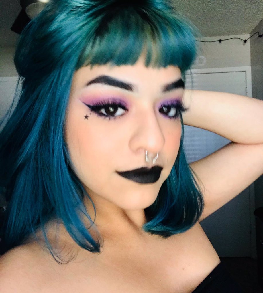 HazyAngeLevV's tweet photo. 🧛🏻‍♀️🧛🏻‍♀️🧛🏻‍♀️ https://t.co/C4IoLDUTUL
