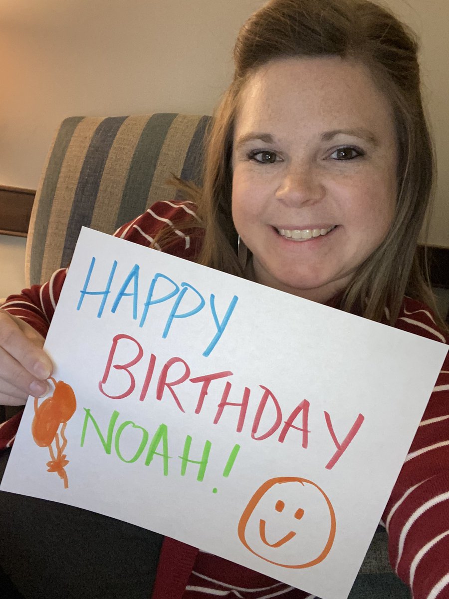 lhouck88's tweet photo. Another Zoom birthday celebration for a student in Room 24! 🥳🎈🎉Wish we could celebrate in person, but so glad my students came together to make him feel special! 💛🤩 Glad they helped me sing...I’m terrible! 🤣🤷🏼♀️@CVMonroeEagles #GameOnMonroe #virtualhappybirthday https://t.co/P5sHkjBpTA