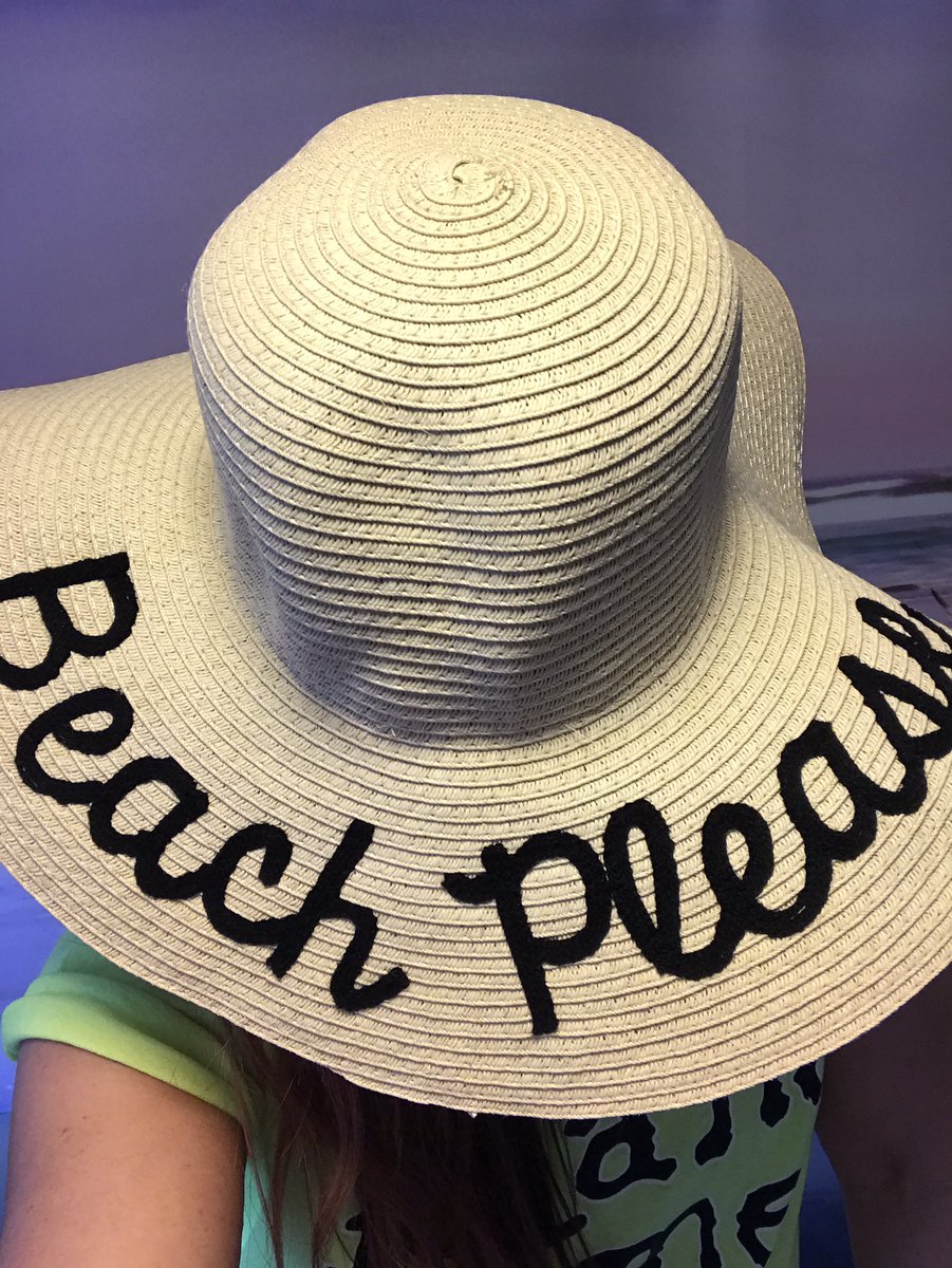 Sra_Mitchell's tweet photo. I’m on island time at Holden Beach! Me encanta la playa!!Let’s go juniors!!  #stillgotspirit #beachday #meencantalaplaya @mskimmason @Leicester2021 https://t.co/6aU2PR14LK