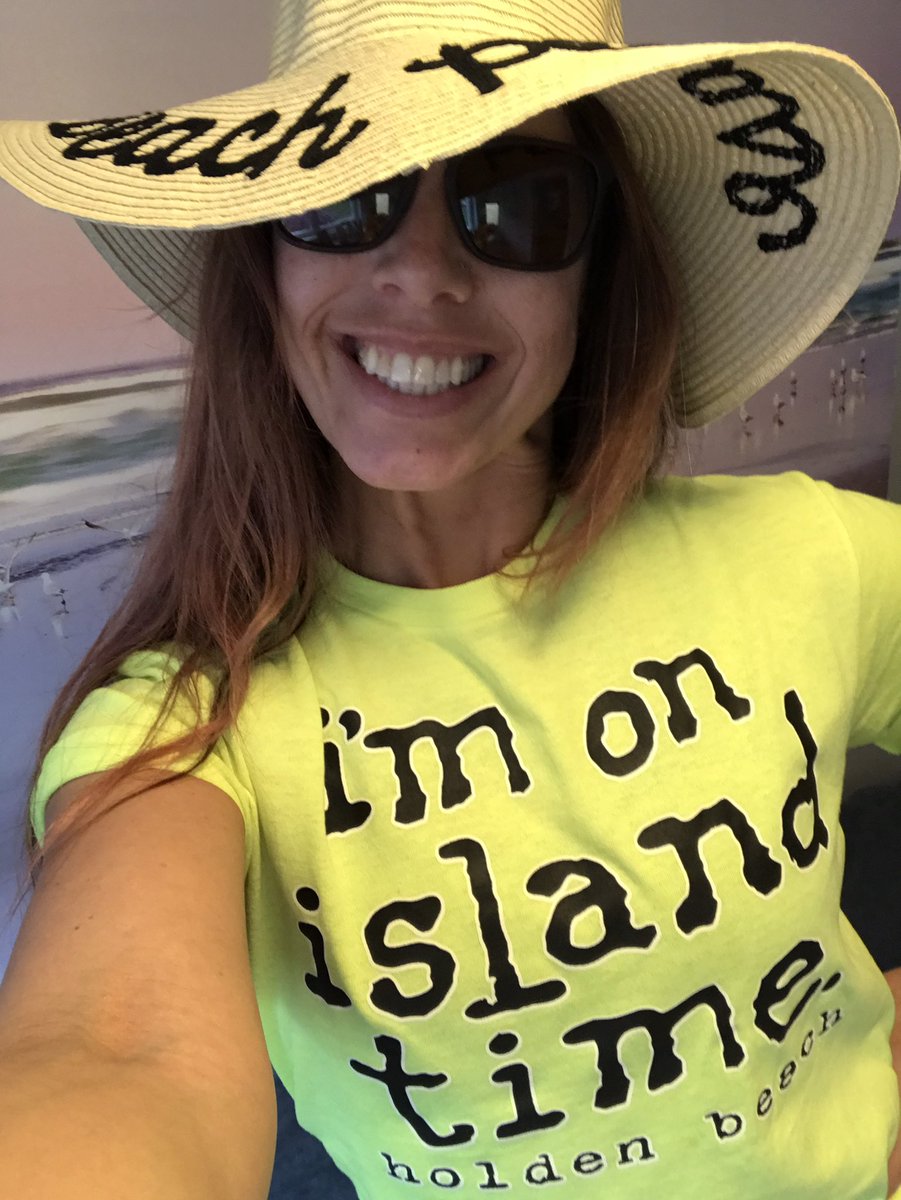Sra_Mitchell's tweet photo. I’m on island time at Holden Beach! Me encanta la playa!!Let’s go juniors!!  #stillgotspirit #beachday #meencantalaplaya @mskimmason @Leicester2021 https://t.co/6aU2PR14LK
