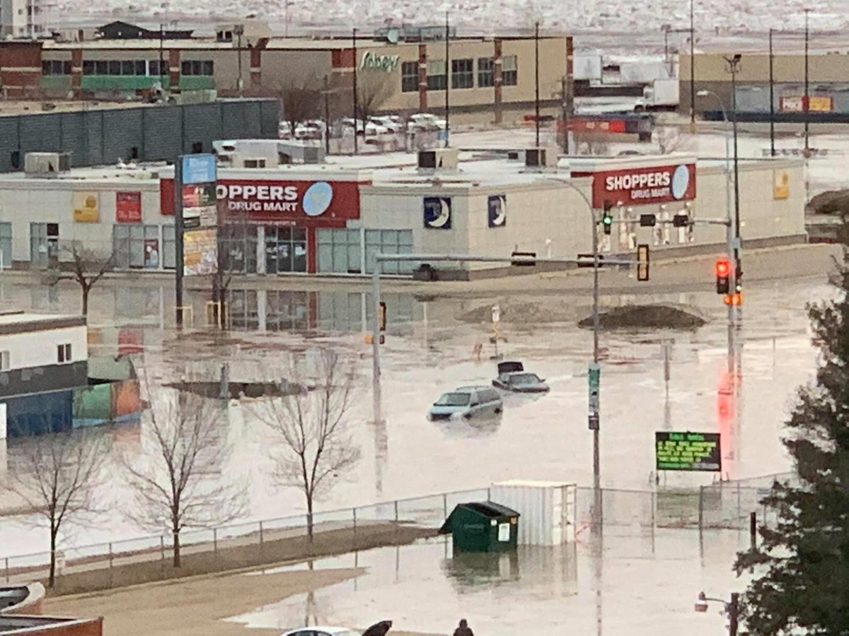 mrTravisStewart's tweet image. This town can’t catch a break. Fort McMurray we will get through this. #YMM #FortMacStrong