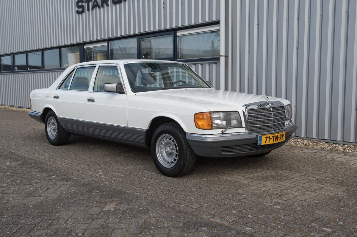 thestargallery's tweet photo. Nu online; sensationeel mooie #Mercedes 500SEL met fijne extra's en historie! #W126 #V8 #231pk #405Nm #automaat #autobahncruiser #topkleur #topconditie #compleet #thelongversion #klassieker #overgangsregeling #mooistesklasseooitgemaakt #historie #liefhebbergezocht https://t.co/s3AKU1oPaI
