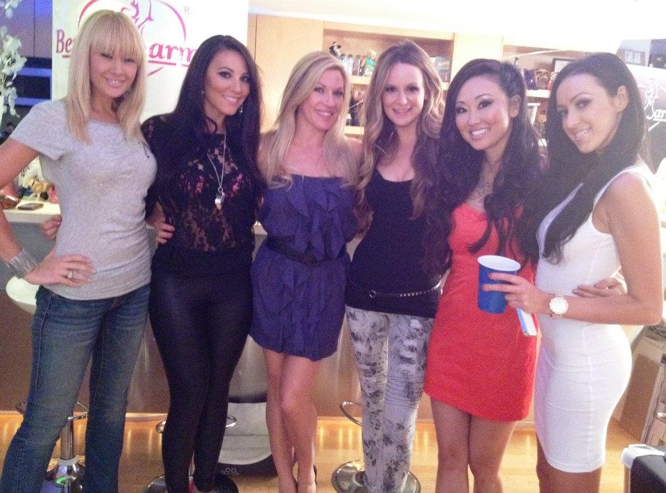 Candace Kita (@candacekita) on Twitter photo More fun in the days before social distancing! <a href="/benchwarmer/">catie lamoureux</a> #pandemic #coronavirus #covid19 #socialdistancing #stayathome #shelterinplace #pandemic2020 More fun in the days before social distancing! <a href="/benchwarmer/">catie lamoureux</a> #pandemic #coronavirus #covid19 #socialdistancing #stayathome #shelterinplace #pandemic2020