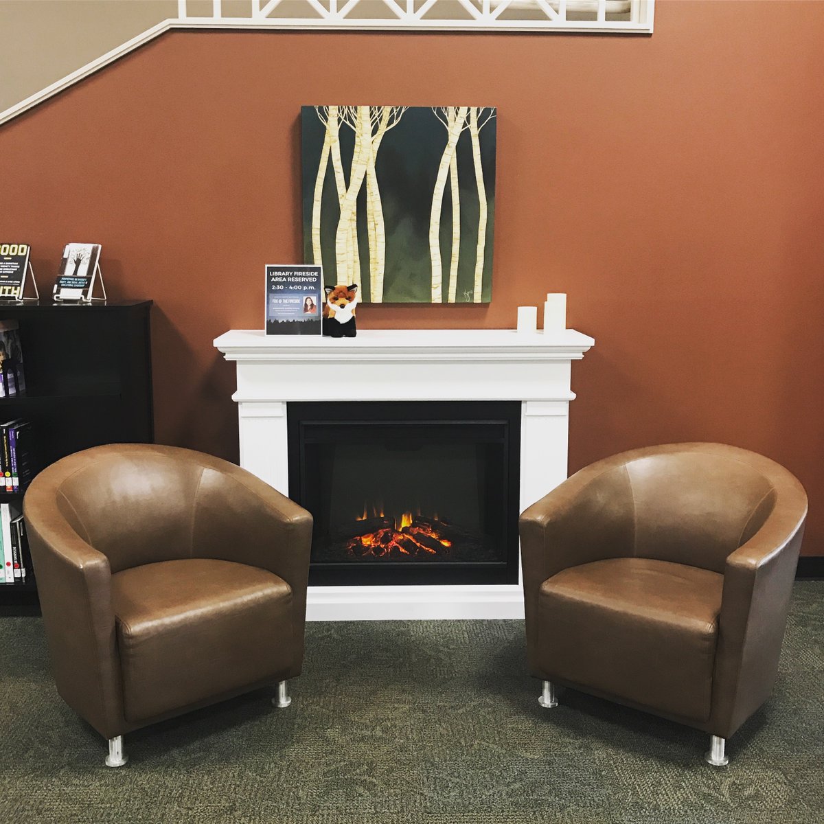 gfulibraries's tweet photo. Miss studying in the library? Try one of our George Fox Libraries virtual backgrounds! 📚🪑💻 https://t.co/Z8w2gOfPgj
