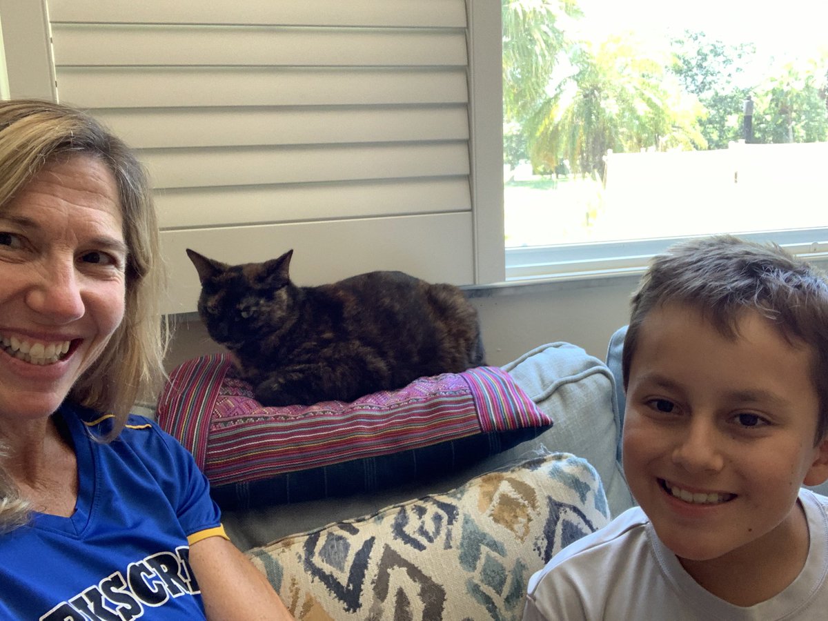SaraBarry2017's tweet photo. Happy Monday!  Teacher, student and 🐈 are relaxing together after lunch. Then it’s back to school work for 2 of us- and more relaxing for our feline friend 💕 @collierschools @CESCorkyBear @CorkscrewMiddle #CCPSproud https://t.co/OFhMO7hKo8