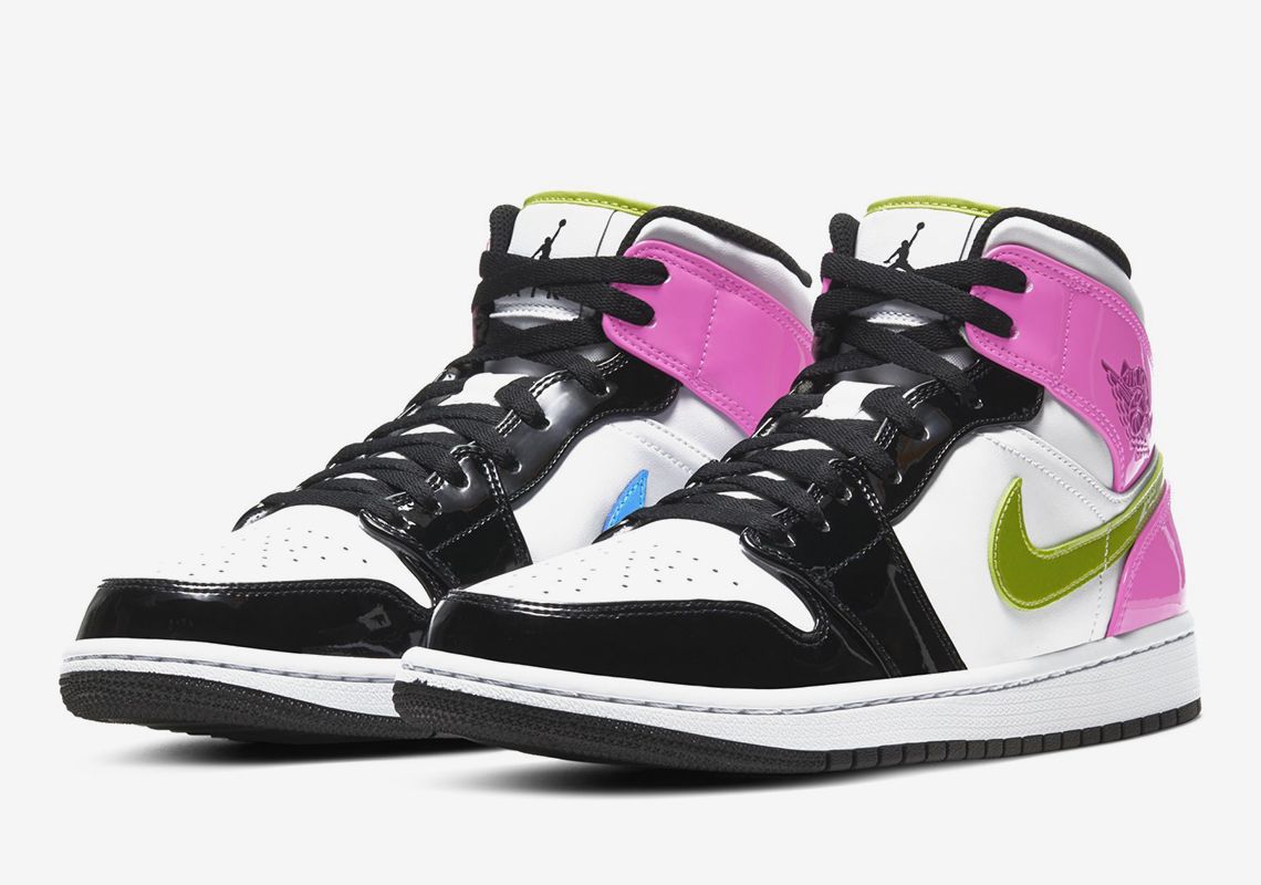 womens sneaker news