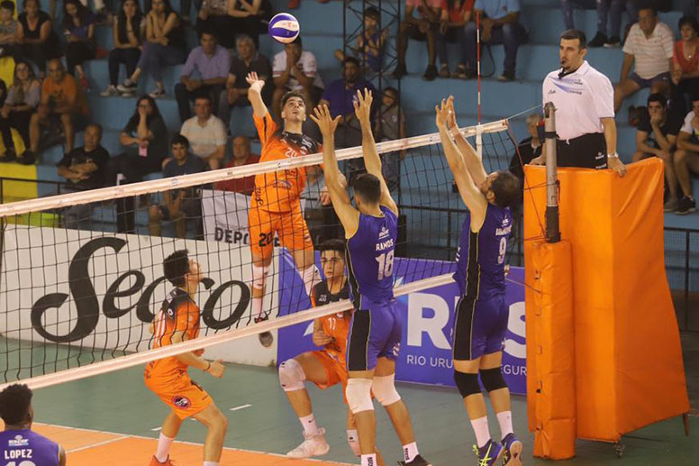 somosvoley_web's tweet photo. #LVA El futuro de la Liga: la voz de los protagonistas

🔹Cómo seguir, cambios, qué mantener✔️

Opinan
🔹Javier Filardi
🔹Federico Martina
🔹Luis Gorosito
🔹Mauricio Viller
🔹Renato Adornelas
🔹Ignacio Bernasconi
🔹Cristian Imhoff
🔹Fernando Borrero

https://t.co/KGhwxYGiAp https://t.co/ZKCPB0fdAi