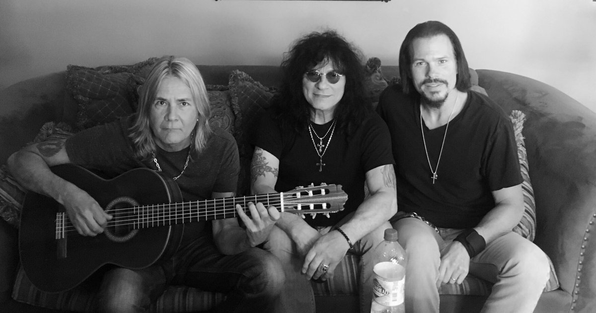 ROUGHRIOT's tweet image. We former members of QR believe that we rise by lifting others ,the World is one big Family and we need to Help each other .#WeAreInThisTogether #CarlosCavazo @SeanMcNabbLA @PaulShortino
