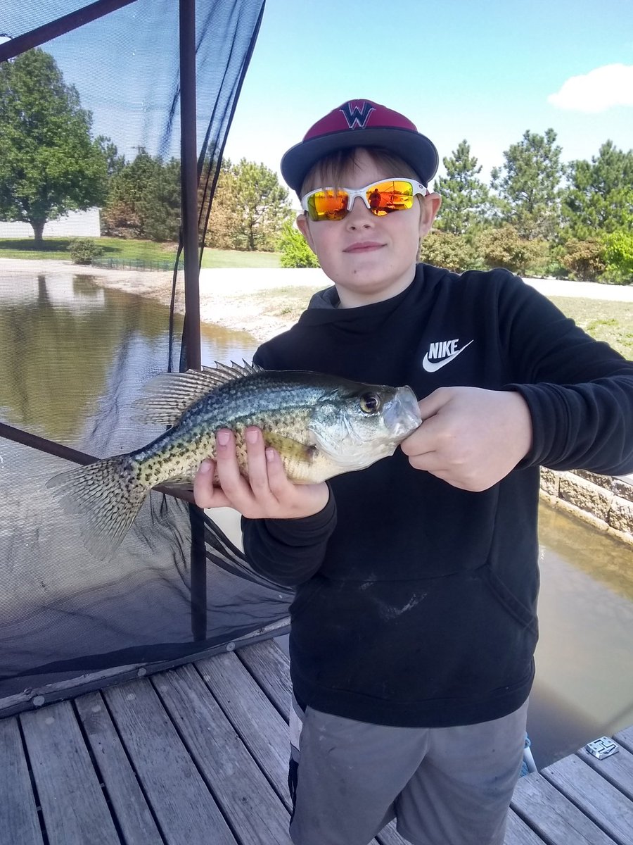 stevelumpy's tweet photo. Unbelievable getaway!! Best weekend trip ever #crappie #familey https://t.co/63Ak8xynlG