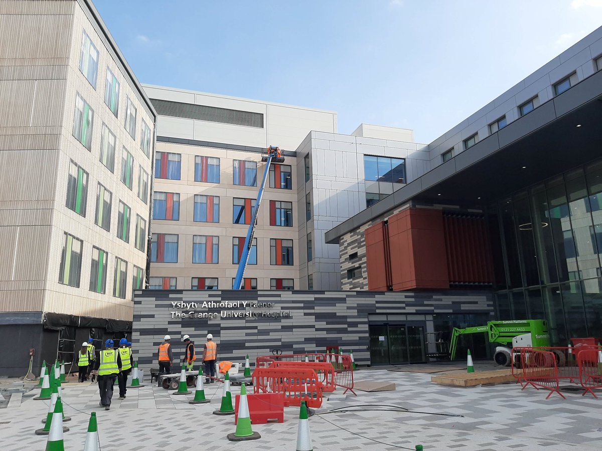 AneurinBevanUHB's tweet photo. Good news! There are now 384 extra beds available for patients at the Grange University Hospital, if needed during the Coronavirus outbreak, thanks to @Laing_ORourke @GleedsGlobal. Video: https://t.co/TG2rTwEaA8 Full story: https://t.co/5Flelh76qa @JudithPagetCEO @bdp_com https://t.co/tDNUVYlt6B