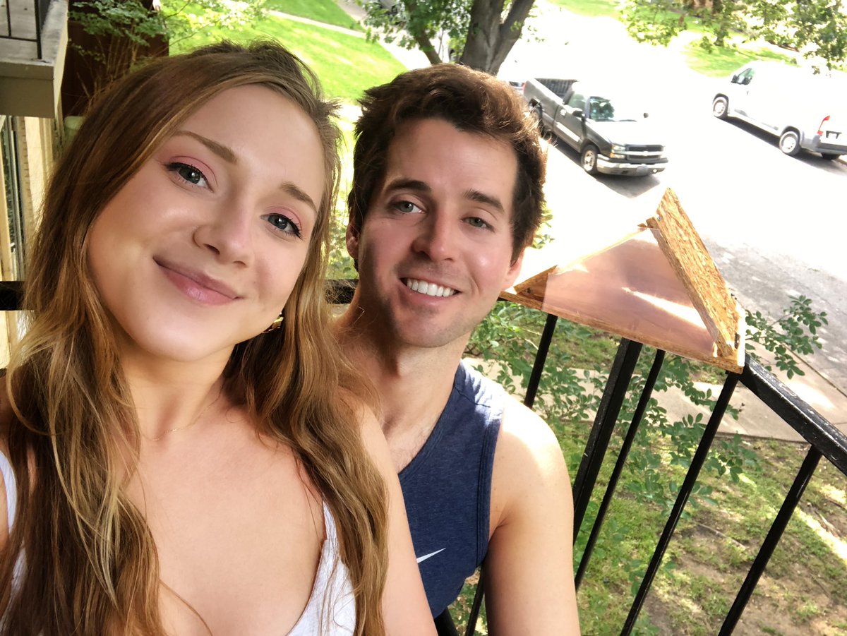 julessyybabe's tweet photo. built a bird house from scratch, go us https://t.co/llXED8Ru2z