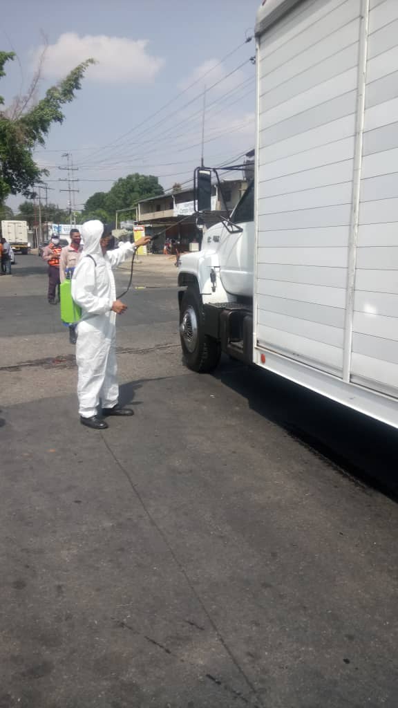 #Carabobo  Continúa la Jornada de Desinfección Biológica en Municipio Libertador en  sector las manzanas de Campo Carabobo, ambulatorio tipo 1 de Campo Carabobo, Destacamento 411establecimiento comercialespor parte de <a href="/bomberoTocuyito/">Instituto Autónomo de Bomberos Urbano y Forestal</a> <a href="/DGNBEnLinea/">DGNB</a> <a href="/PCivil_Ve/">Protección Civil</a> @MIJPVenezuela