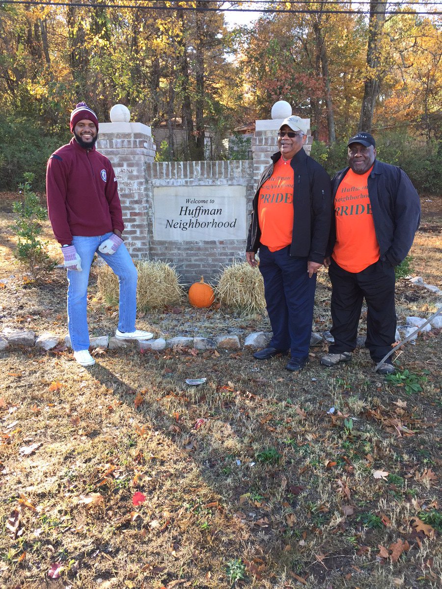 Huffman_NA's tweet photo. The Huffman Neighborhood will NOT meet on Mon, April 27th because of COVID-19. We ask that all neighbors be safe &amp; protected. We thank one of our neighbors who paid for the care of our Neighborhood sign lot this month.We caution all of our neighbors to not gather in large groups. https://t.co/tjj25RsU5E
