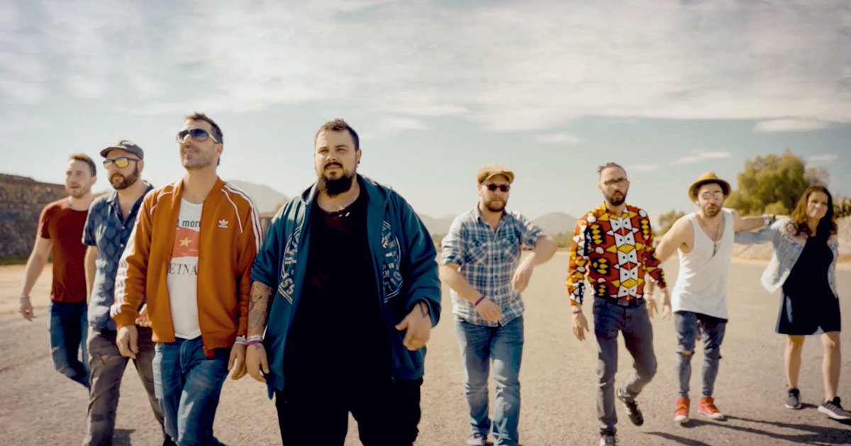 Seguimos caminando con las pilas puestas, que si todo va bien, esta semana nos ponemos el chándal de gala para volver a hacer ejercicio y preparar la pretemporada. Habrá que estar en forma, venga lo que venga... 
💪🏽🔥
Foto 📸 @laselvaproducciones #musica #teotihuacán