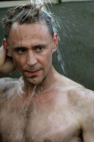 CatsHiddleston's tweet photo. 😋 #TomHiddleston https://t.co/7CQBu9pRaF