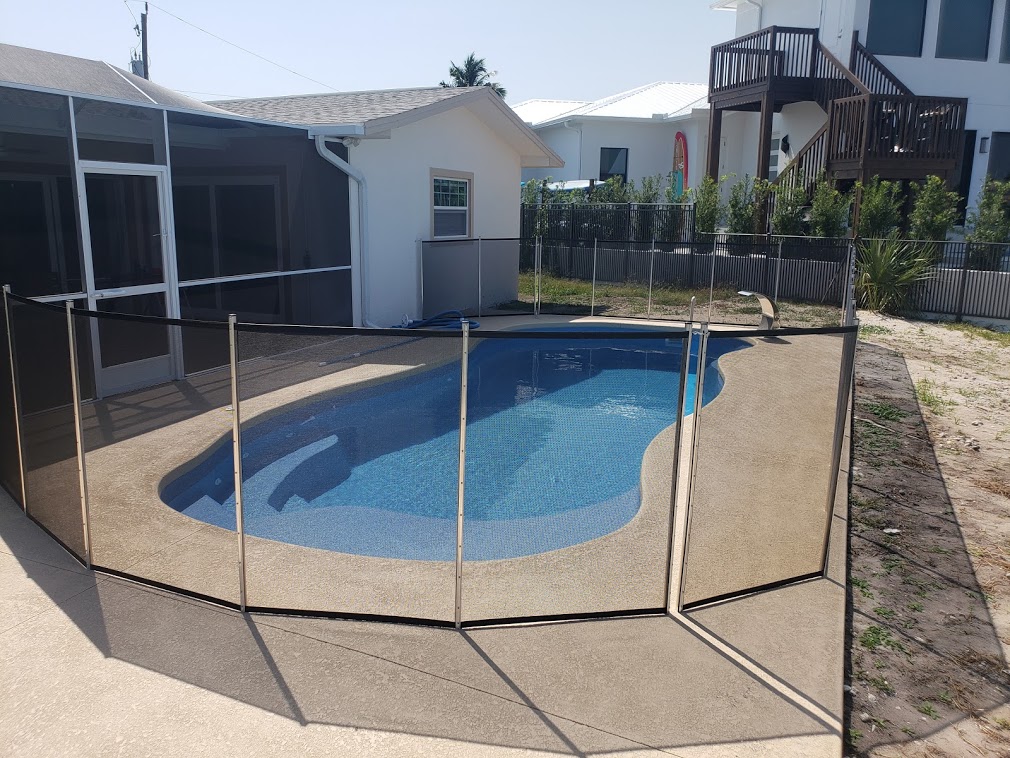 RefreshingPools's tweet image. Call us at 1-844-744-7665 for your free proposal, 3D pictures, and video. We can't wait to build your backyard paradise! 🏊‍♂️ #pools #fiberglasspool #pooldealer #deck #screenenclosure #swimming #lathampools