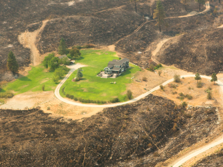 sbcountyimt's tweet photo. Fire Season is coming. Take advantage of this extra time at home to improve upon your #DefensibleSpace. It's similar to social distancing but for your property. #SlowTheSpread and take 30 minutes a day to prepare. #COVID19 https://t.co/AbDtdeyrt8 -JRS https://t.co/Rb7EuXiHC7