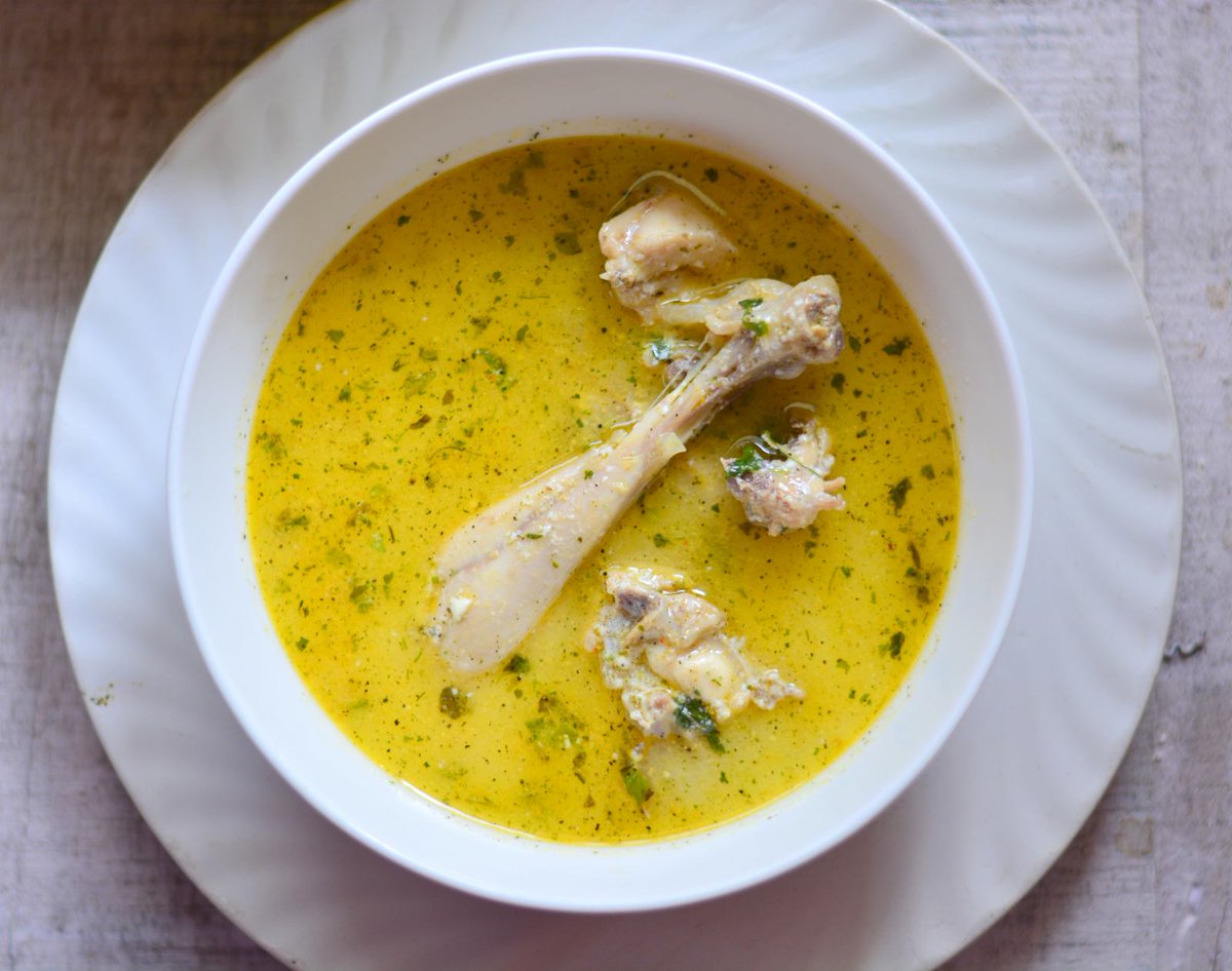 Yakhni, broth-soup made of bones and onions mostly, although there are different recipes. Originally a Turkic dish, now it is consumed from the Balkans to the Indian Subcontinent.