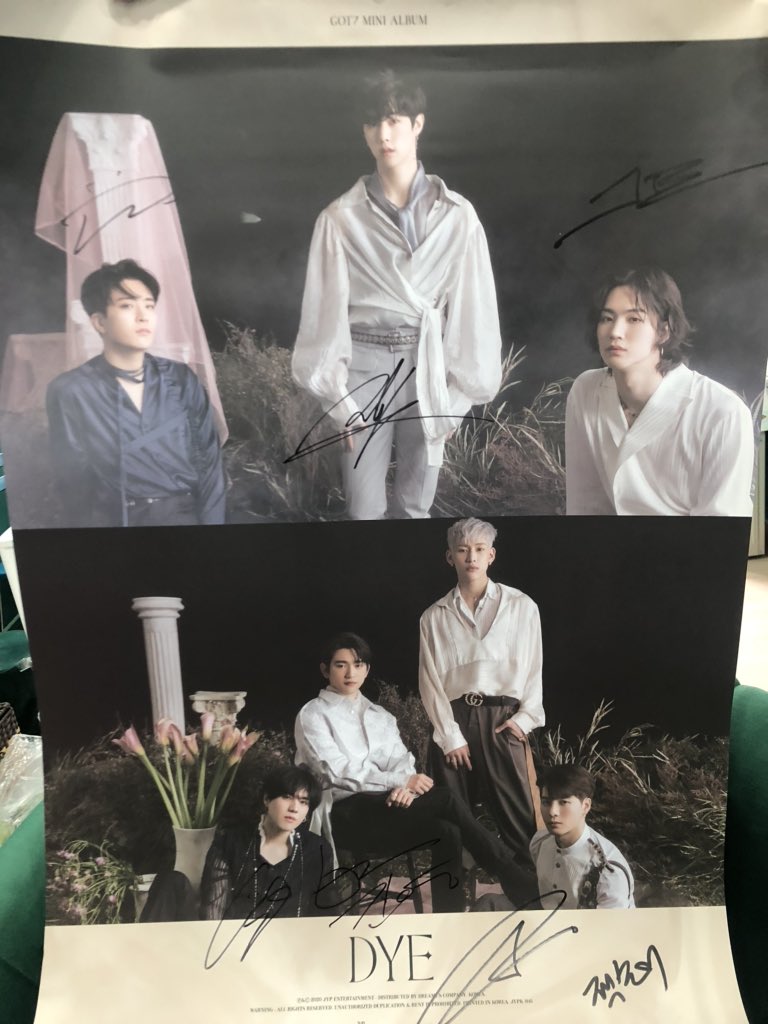 Just wanna share again about the signed poster. Feeling so lucky today ( since the last time I won It’s Skin fan event in Bangkok ) 🤣🤣🤣