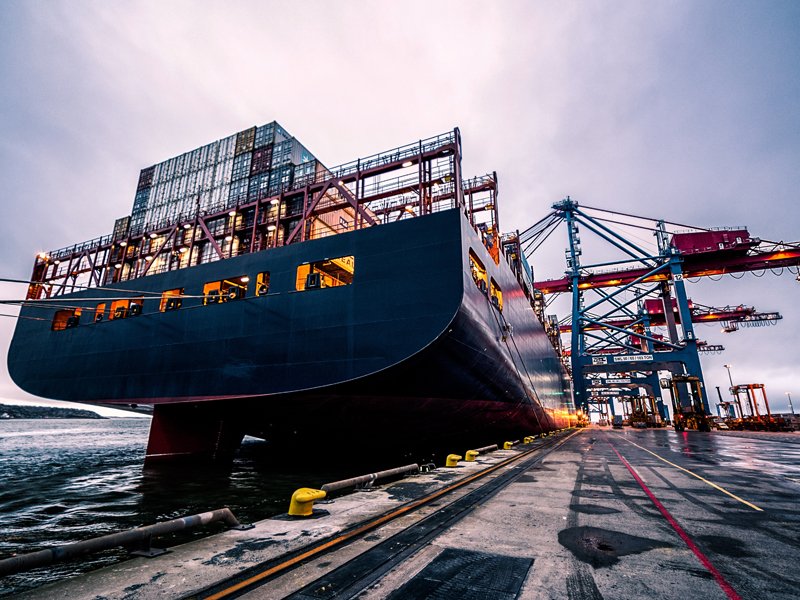 IMOHQ's tweet image. Partnership agreement signed for maritime digitalization to support flow of trade by ship: bit.ly/35hyxkM #FALConvention #MaritimeDigitalization #JustIntime